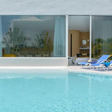 Aquablanca Deluxe En Apartment